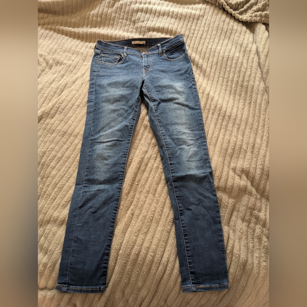 Levis 710 Jeans